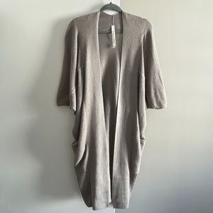 aritzia babaton sweater S/M